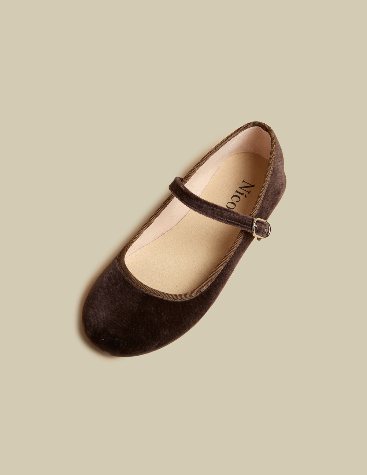 BROWN VELVET CHINAS