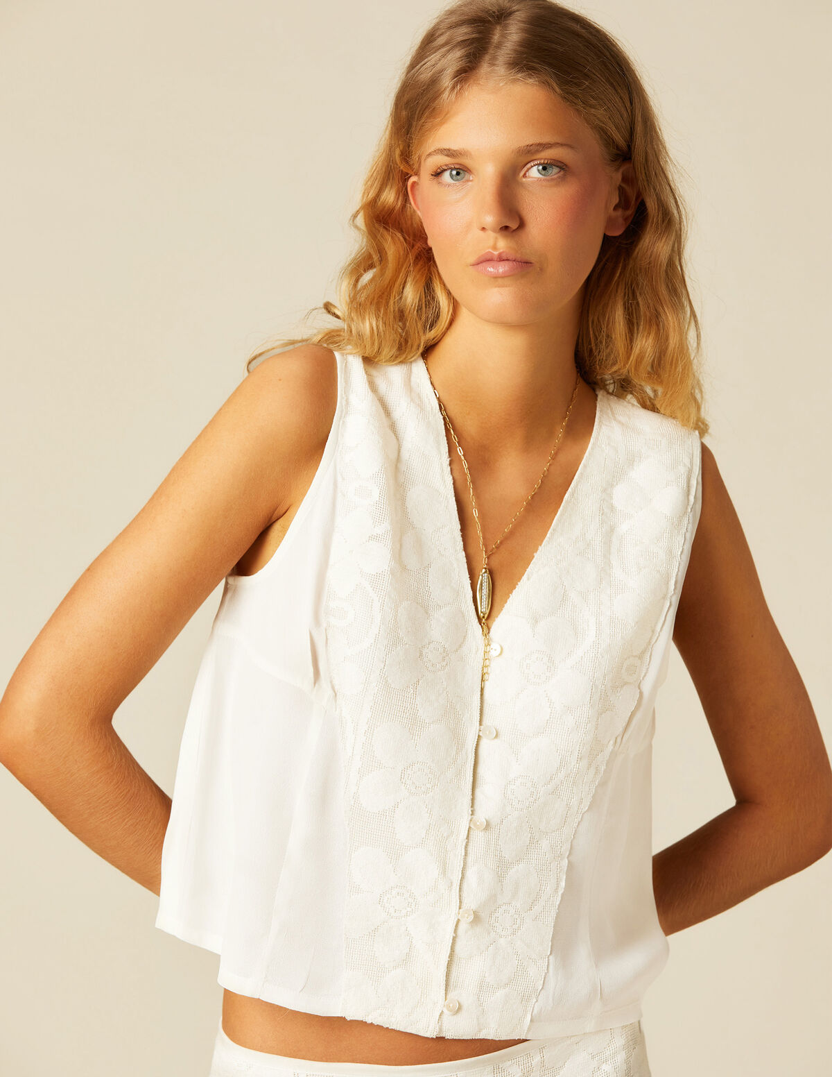 ECRU MOTIF TOP