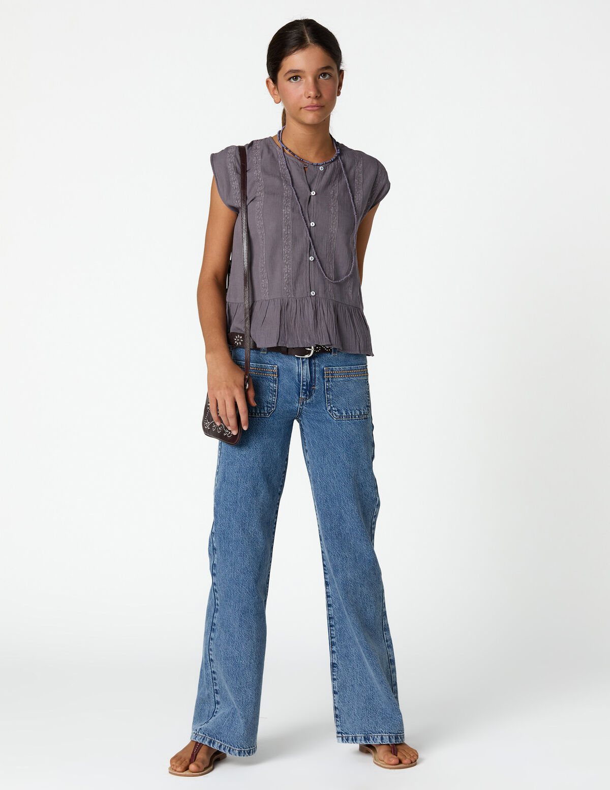 BLUE EMBROIDERED POCKET JEANS