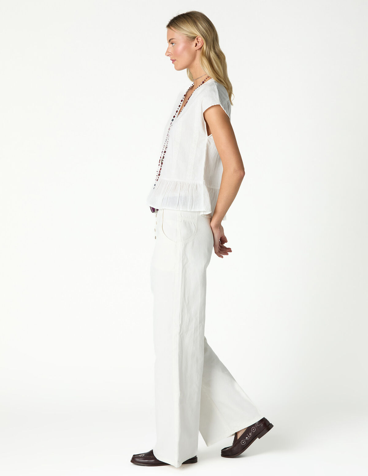 WHITE HIGH-WAISTED JEANS