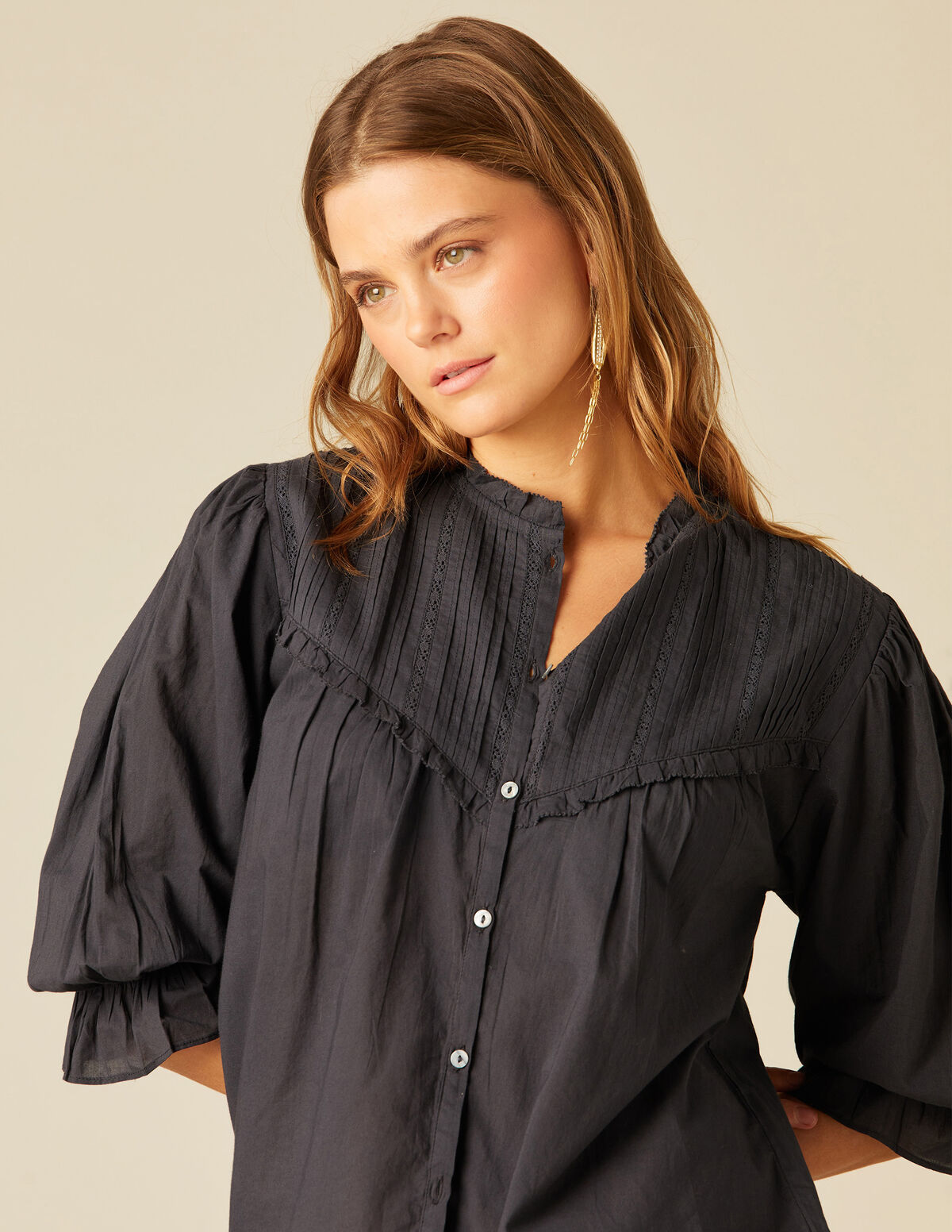 CAMISA ROMANTICA ANTRACITA