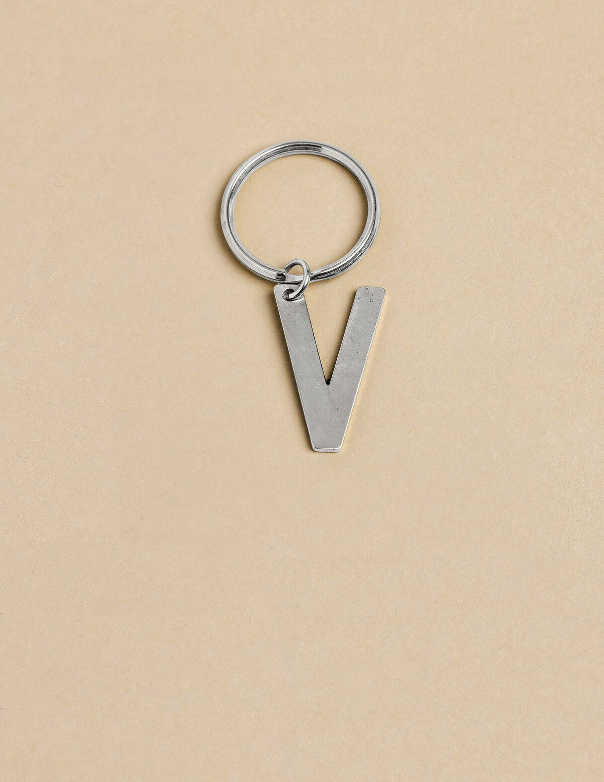 GOLD "V" KEYCHAIN