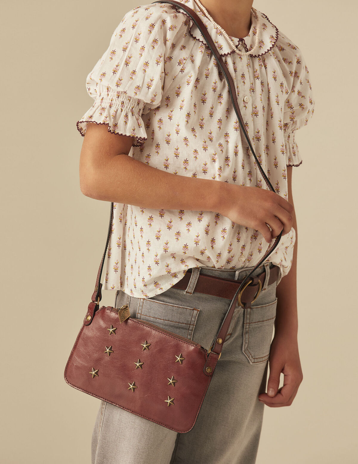 BOLSO ESTRELLAS MARRON