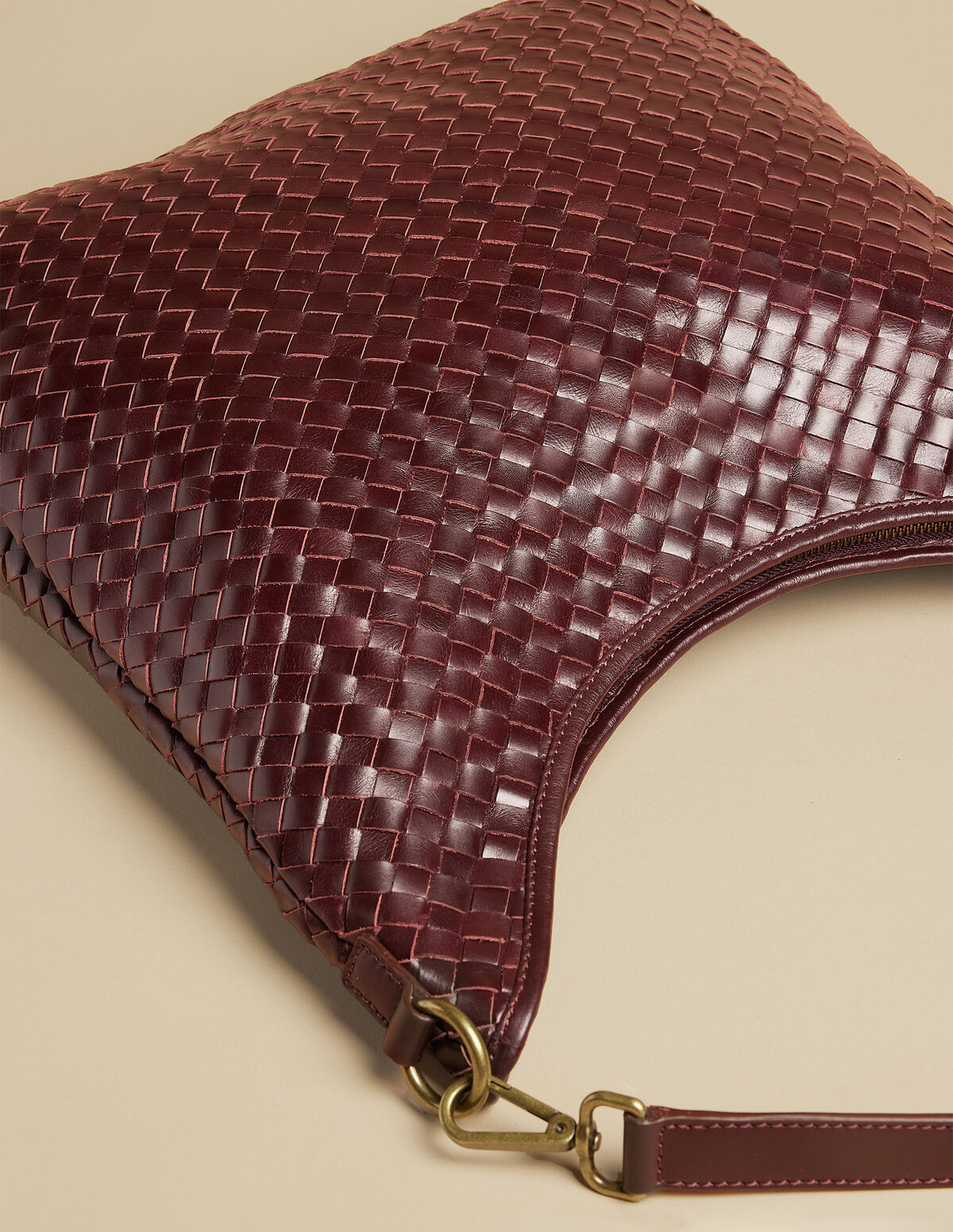 BOLSO TRENZADO MARRÓN