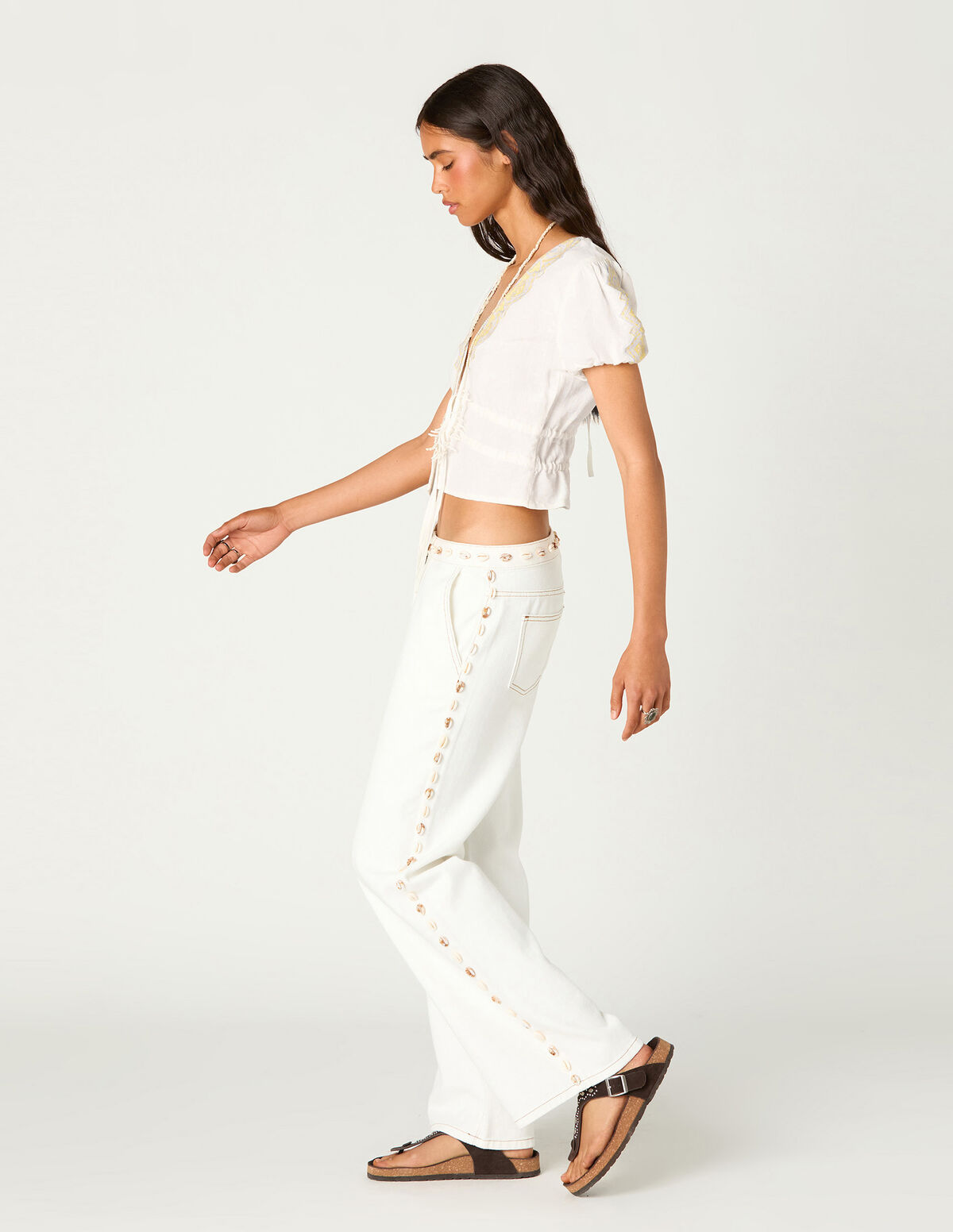 CAMISA LA&Ccedil;OS BORDADOS