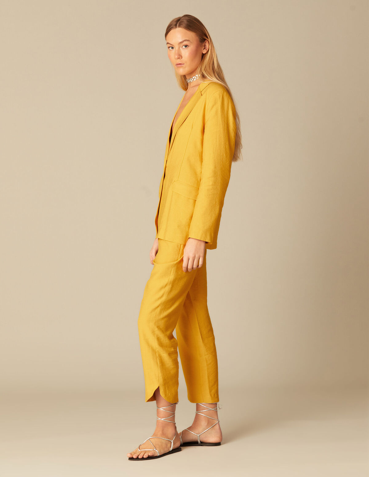 PANTALON OUVERTURE LATÉRALE JAUNE