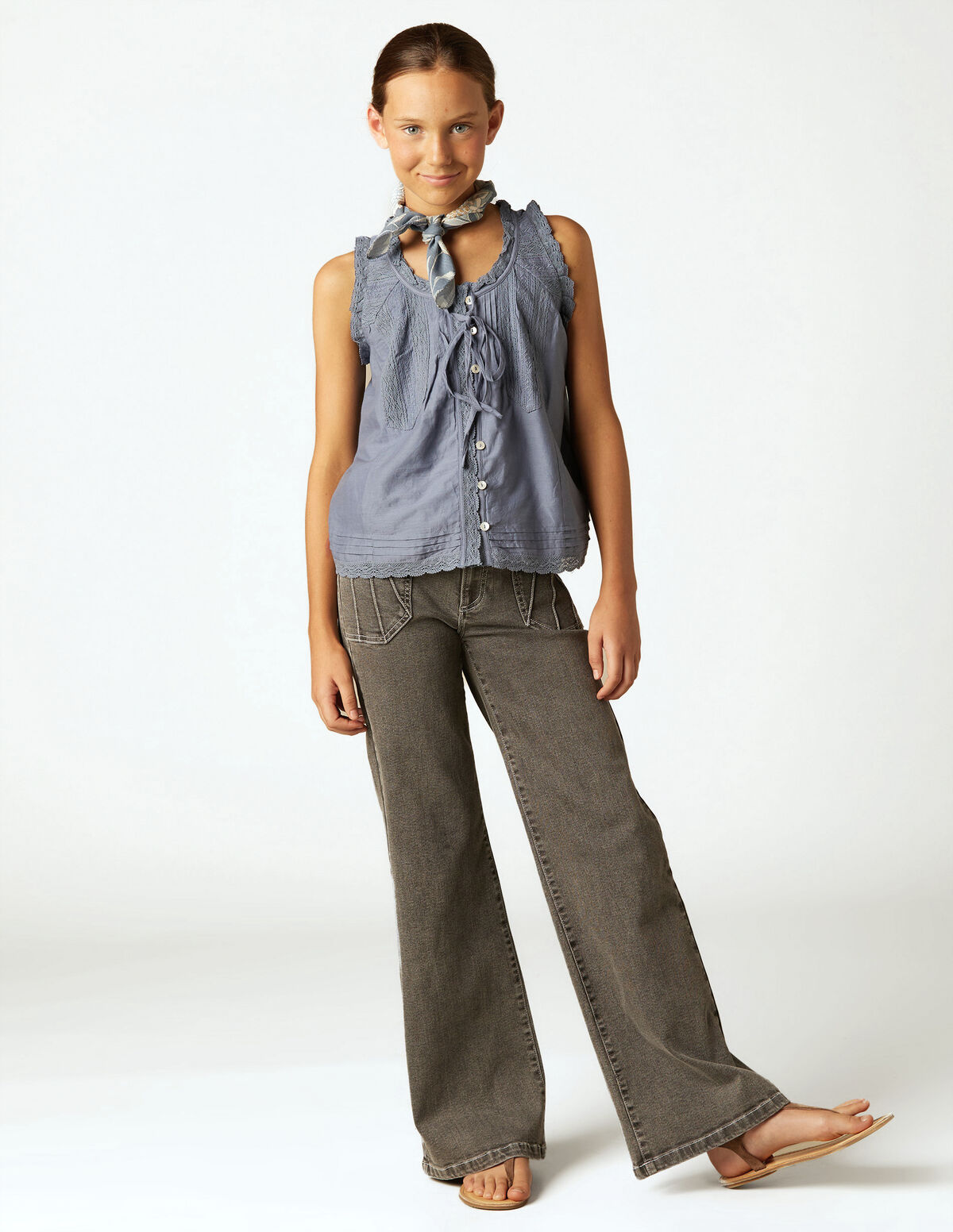 PANTAL&Oacute;N GRIS BOLSILLOS COSTURAS