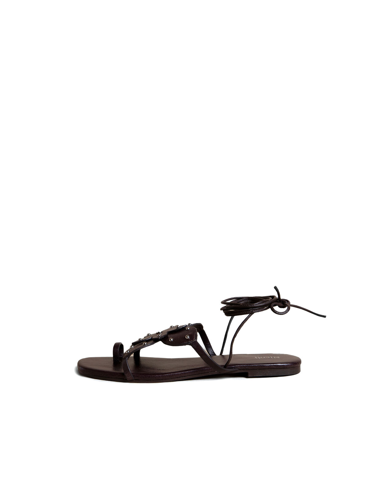 SAND&Aacute;LIA COM TACHAS DE FLORES