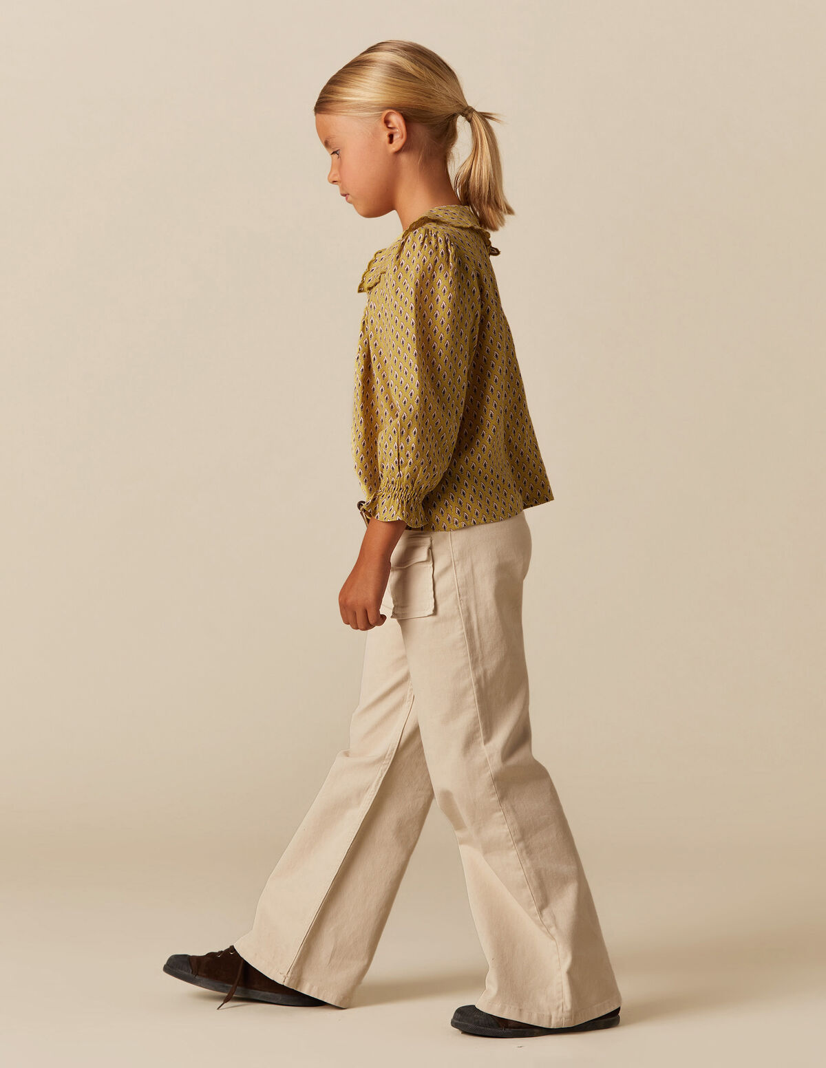 CALÇAS AREIA CARCELA BOLSOS