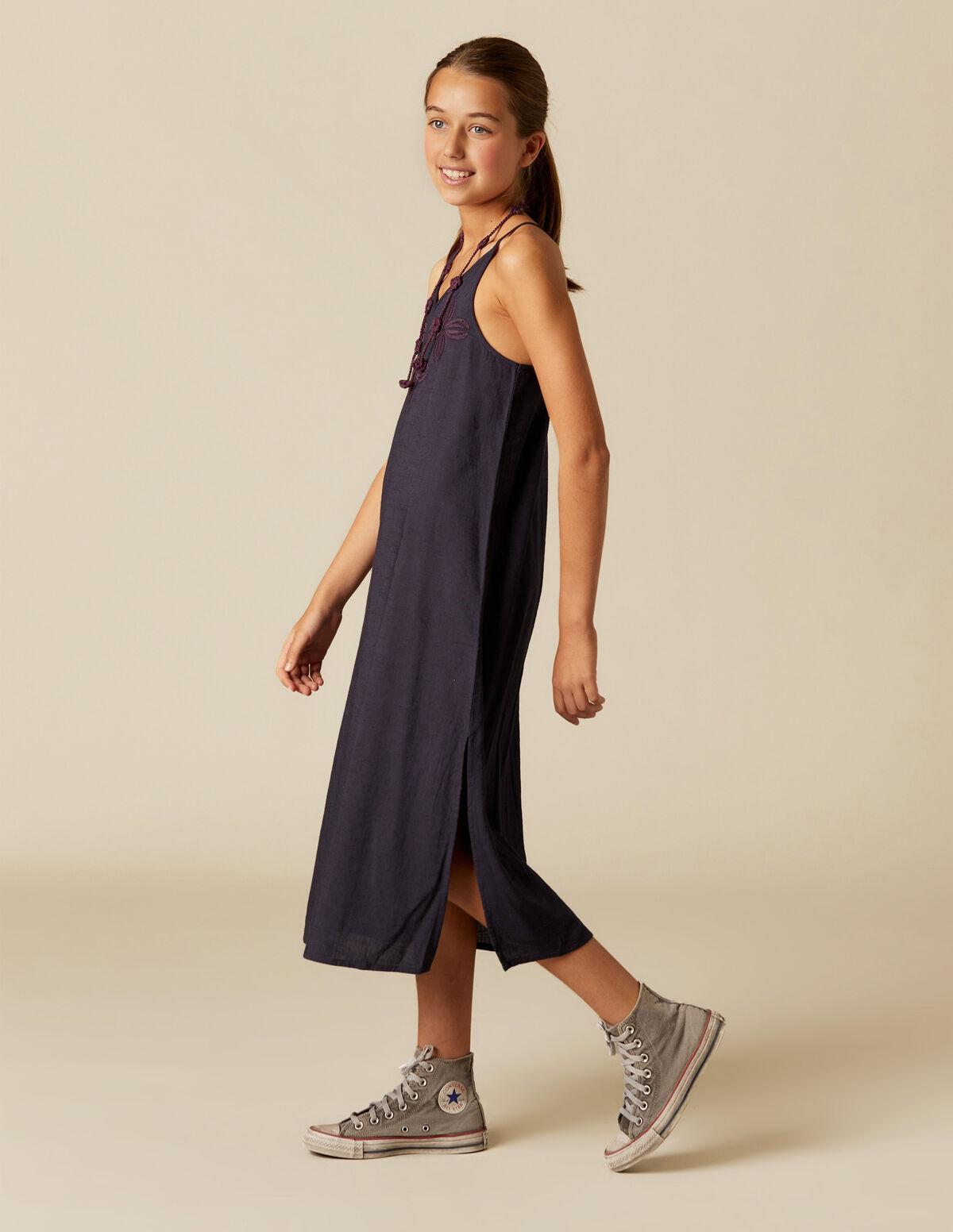 VESTIDO AZUL ALÇAS BORDADOS