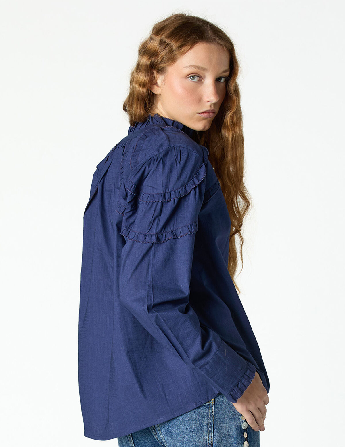CONTRAST RUFFLE SHIRT