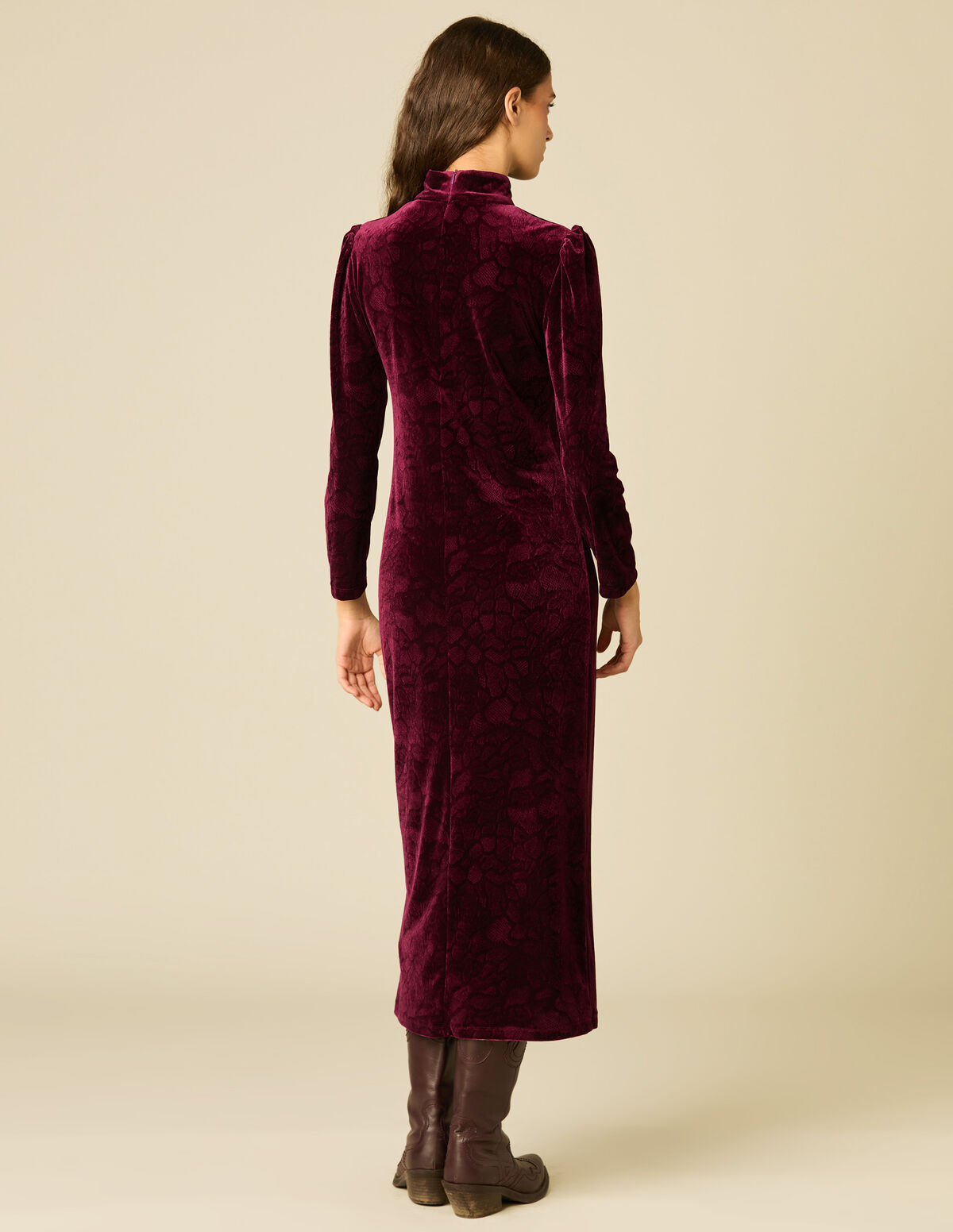 VESTIDO DESENHO VELUDO