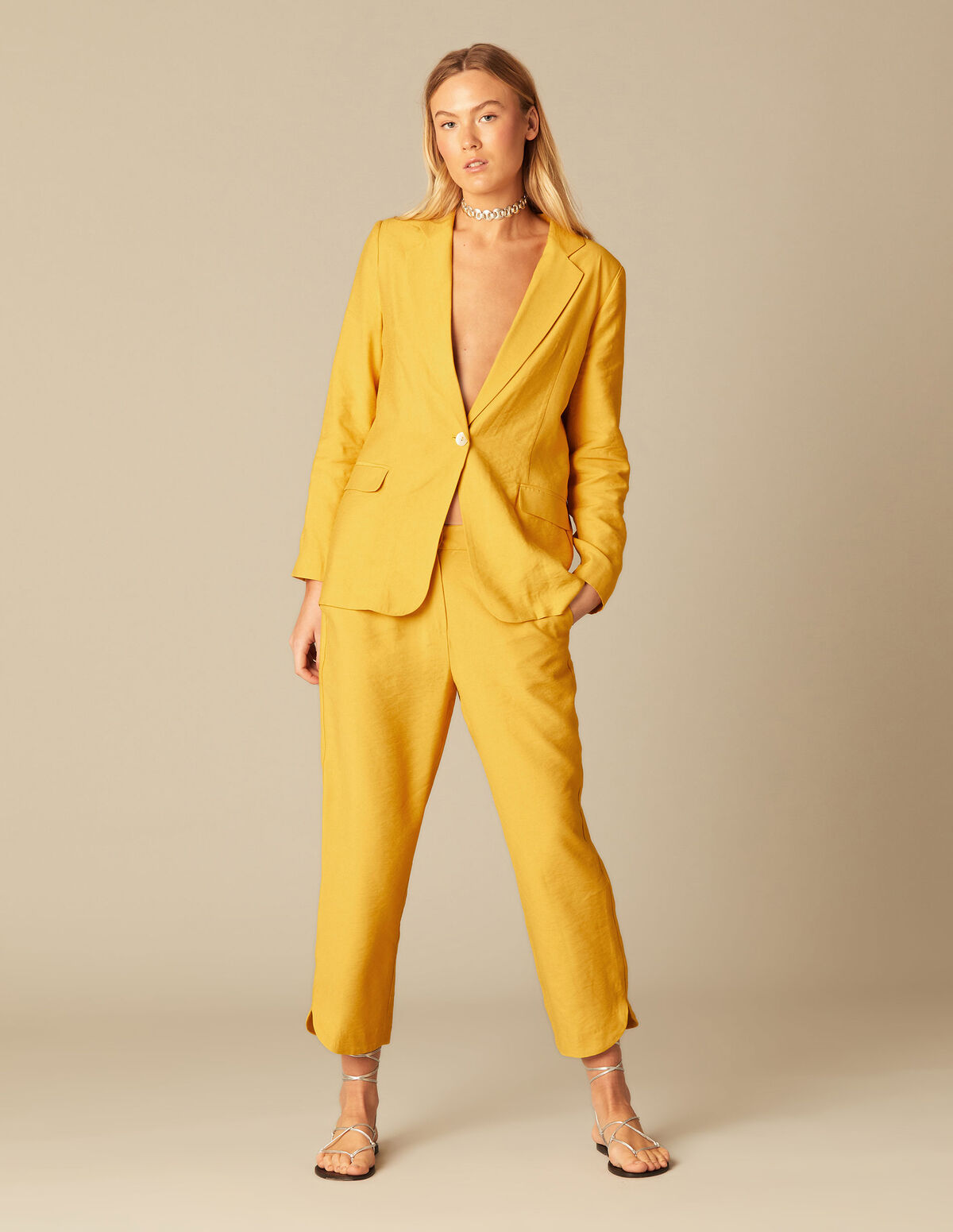 PANTALON OUVERTURE LATÉRALE JAUNE