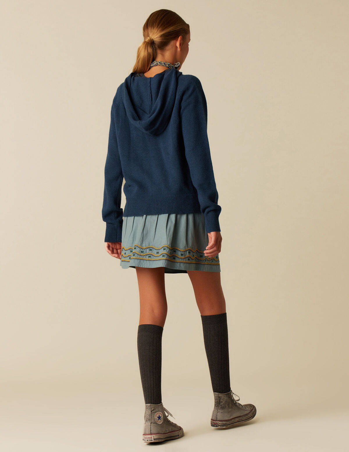 PULL BLEU FONCÉ CAPUCHE