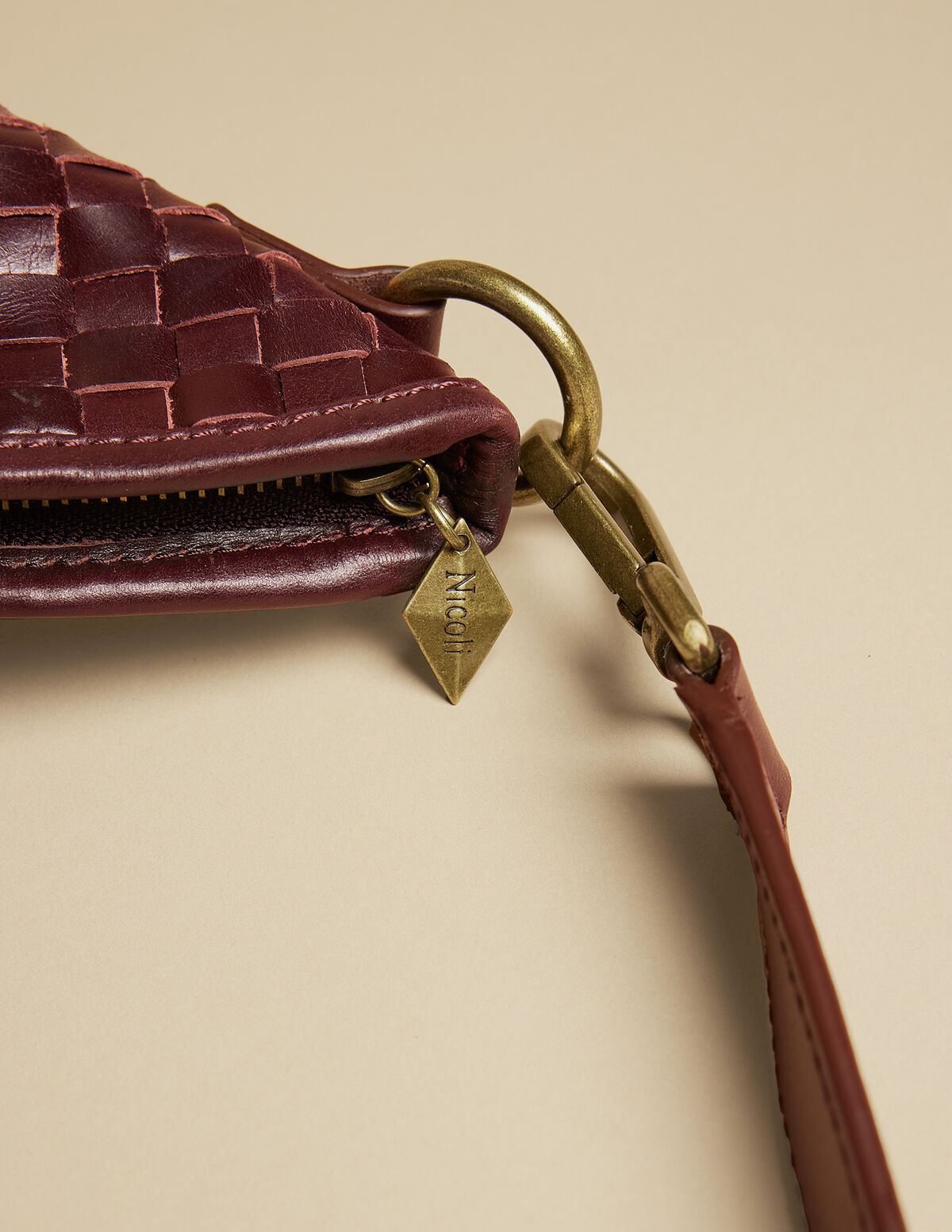BOLSO TRENZADO MARRÓN