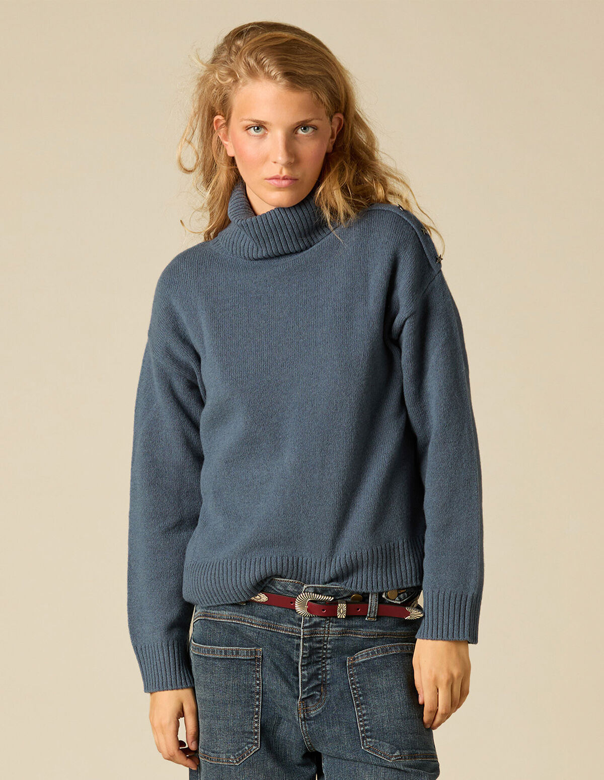 PEBBLE STARS TURTLENECK JUMPER