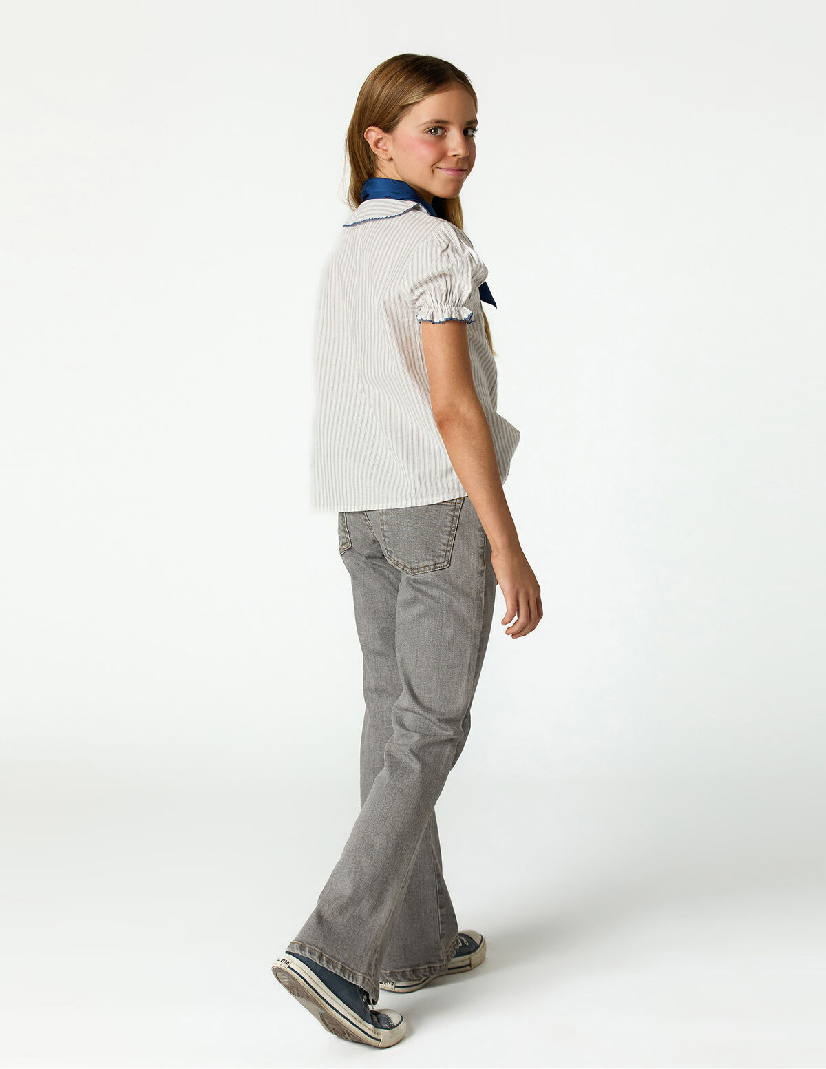 GREY FLARED JEANS