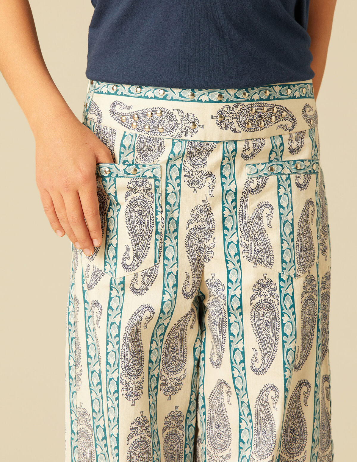 PANTALÓN AMEBAS TACHAS FRESA