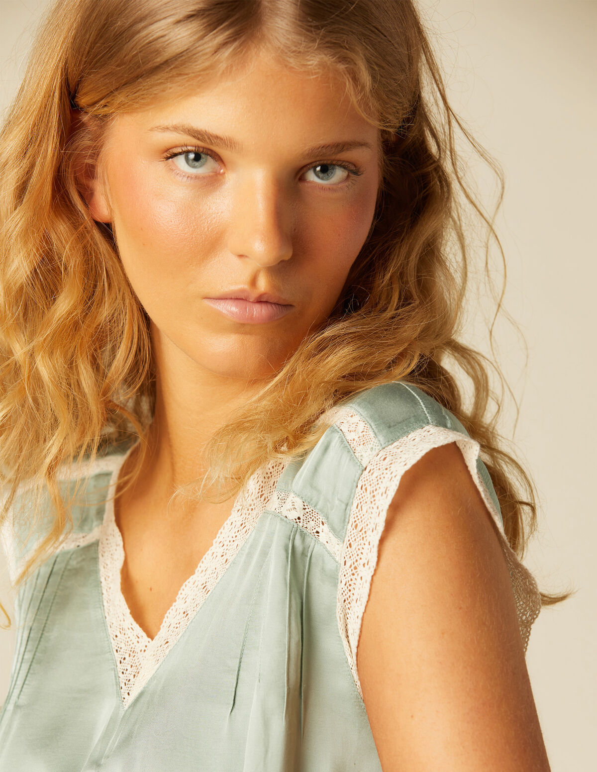 YELLOW SATIN SHIRT WITH LACE