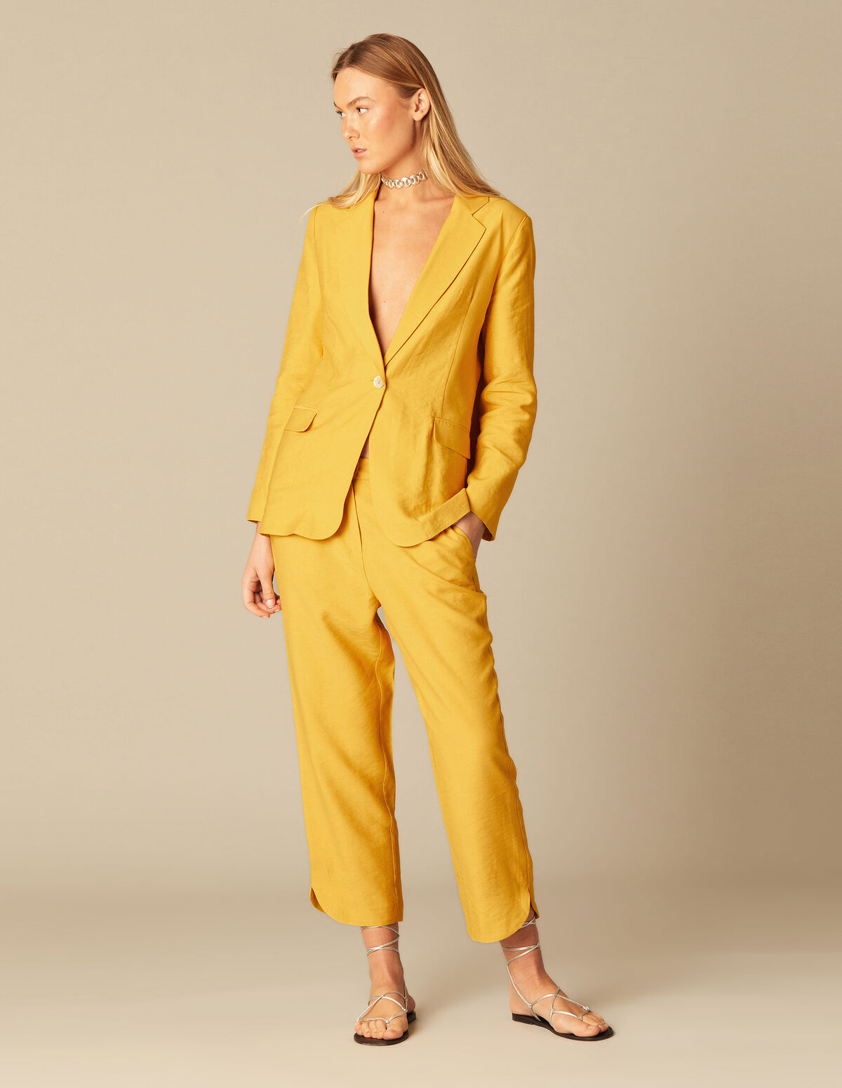 PANTALON OUVERTURE LATÉRALE JAUNE
