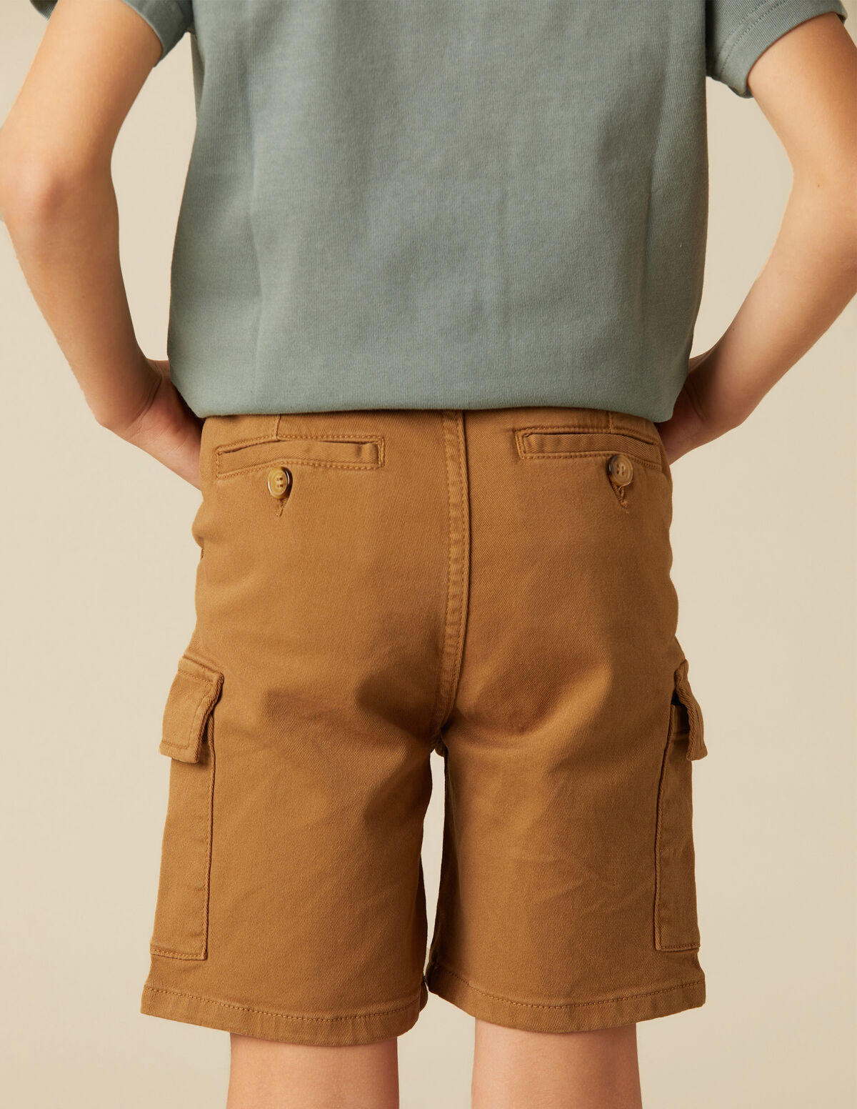 PANTALÓN CHINO CORTO BLANCO