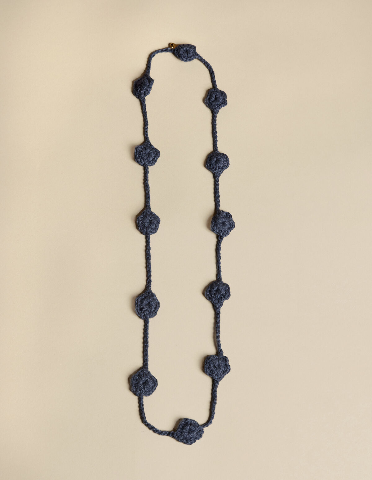 COLLAR FLOR PUNTO AZUL