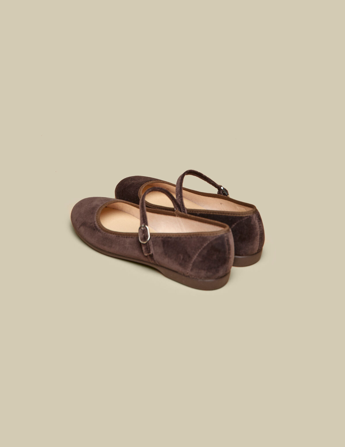 BROWN VELVET CHINAS