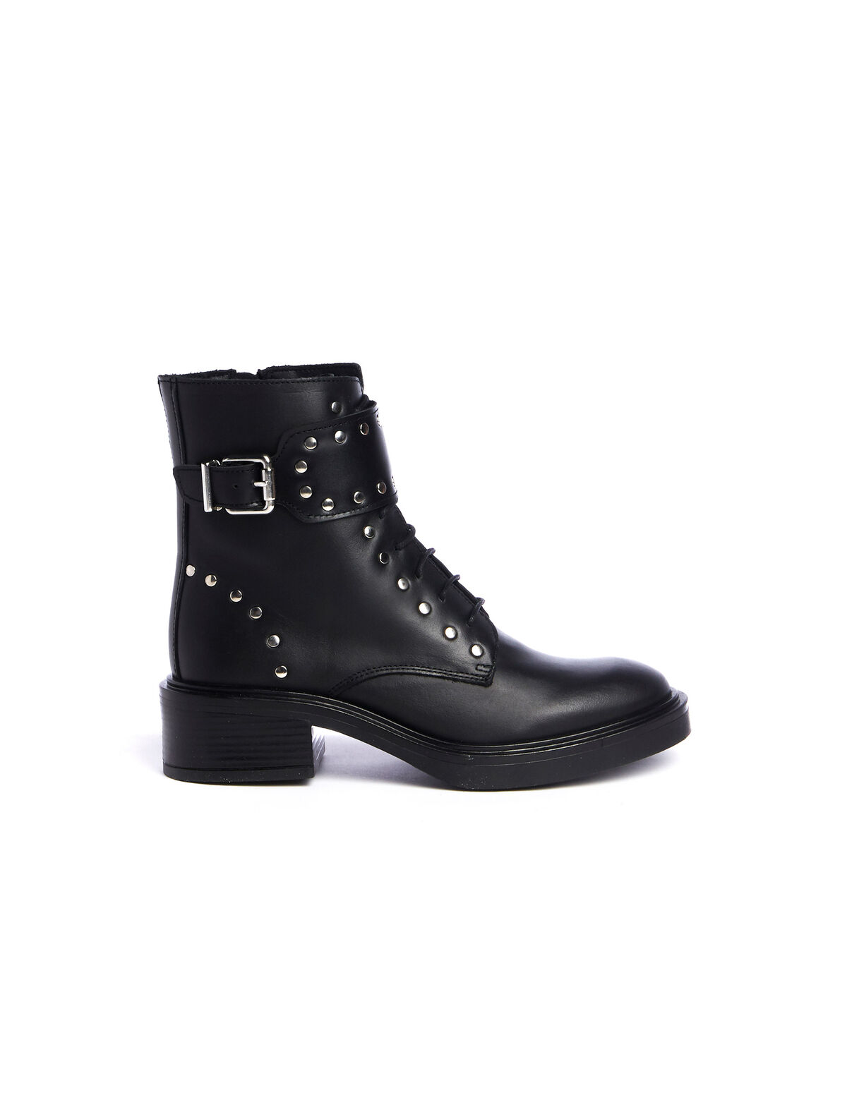 Botas cordones tachuelas 