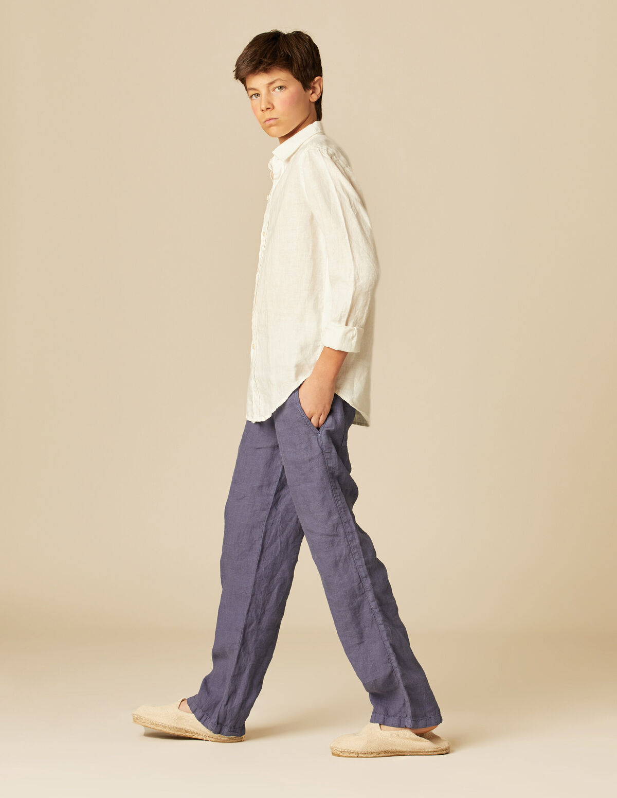 WHITE LINEN V-NECK SHIRT
