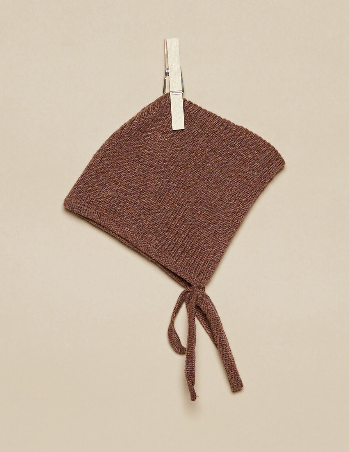 BROWN RIBBED BONNET