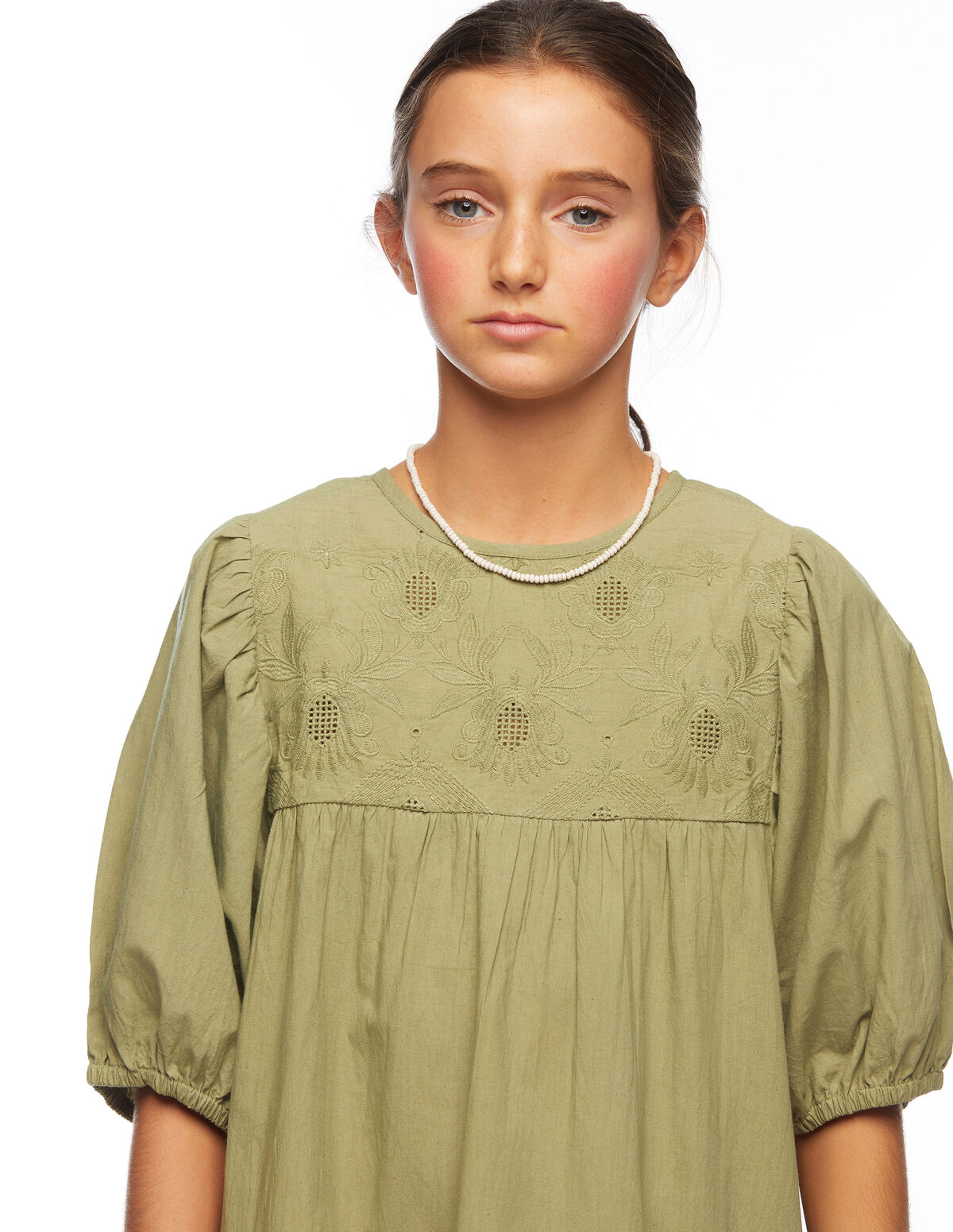 Vestido manga farol bordados flor verde