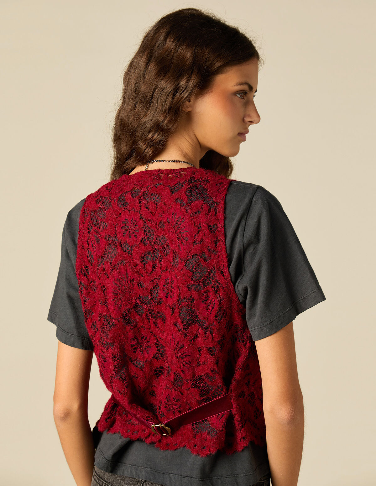 COLETE RENDAS VERMELHO