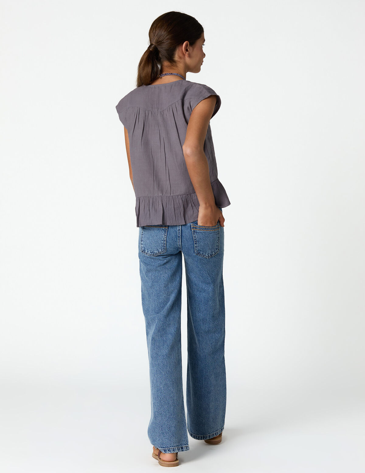 BLUE EMBROIDERED POCKET JEANS