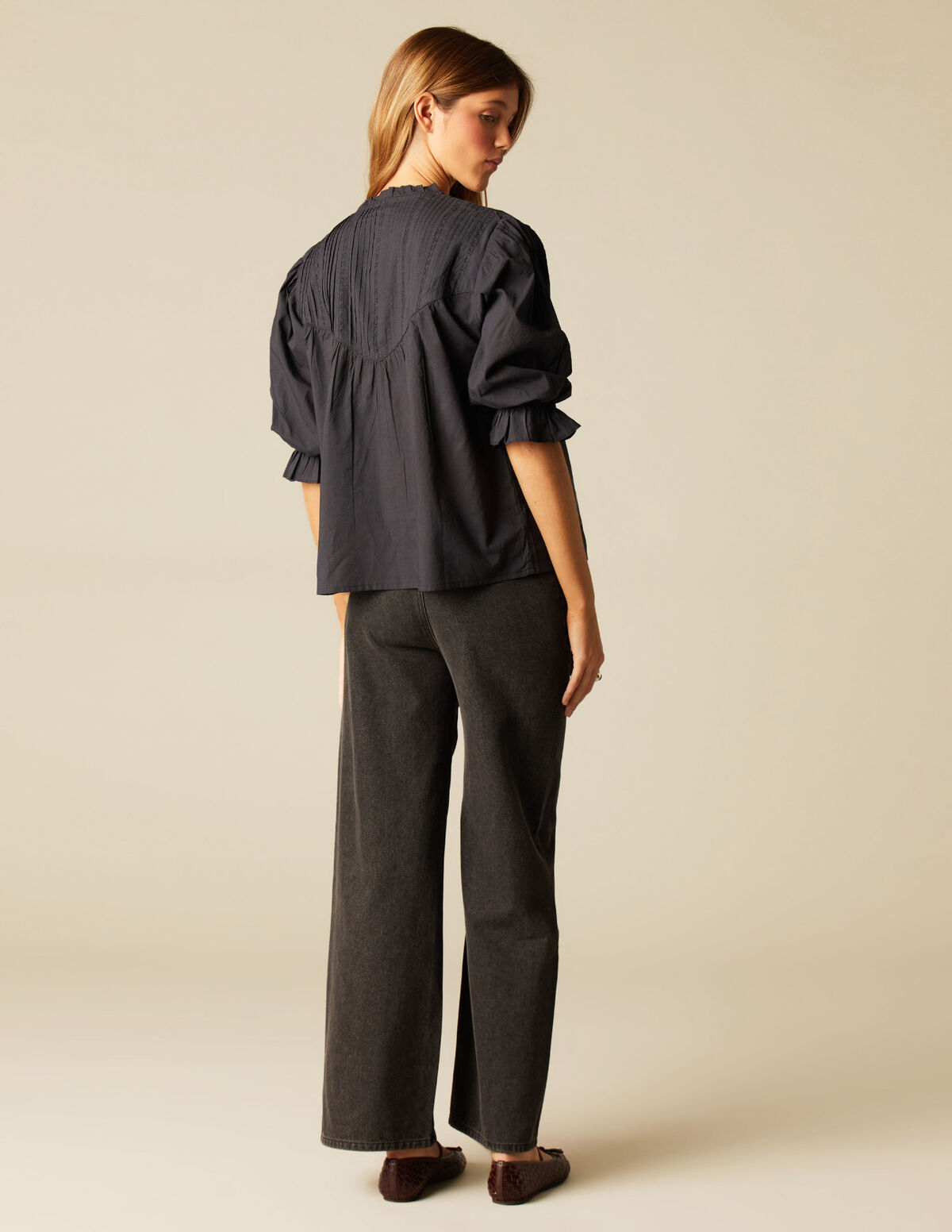 PANTALÓN TACHUELAS CANESÚ ANTRACITA