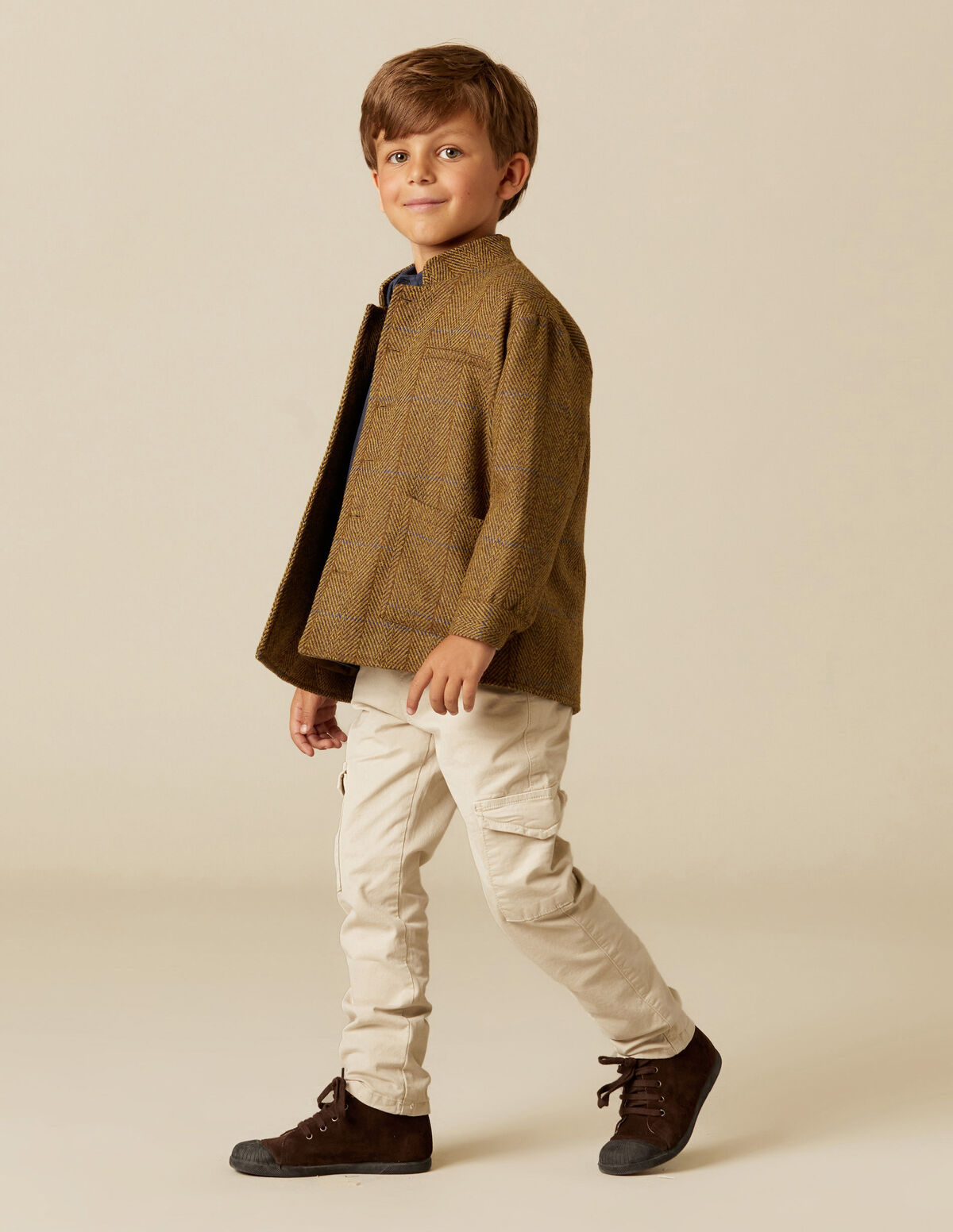 SAND-COLOURED CARGO TROUSERS