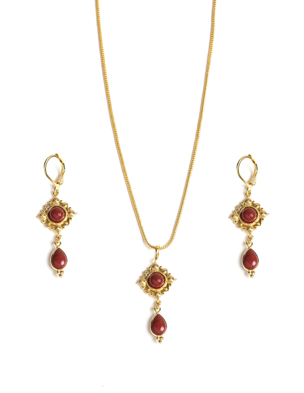 MAROON SQUARE EARRINGS