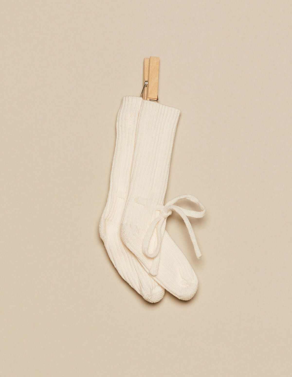 CHAUSSONS CÔTELÉS BLANCS