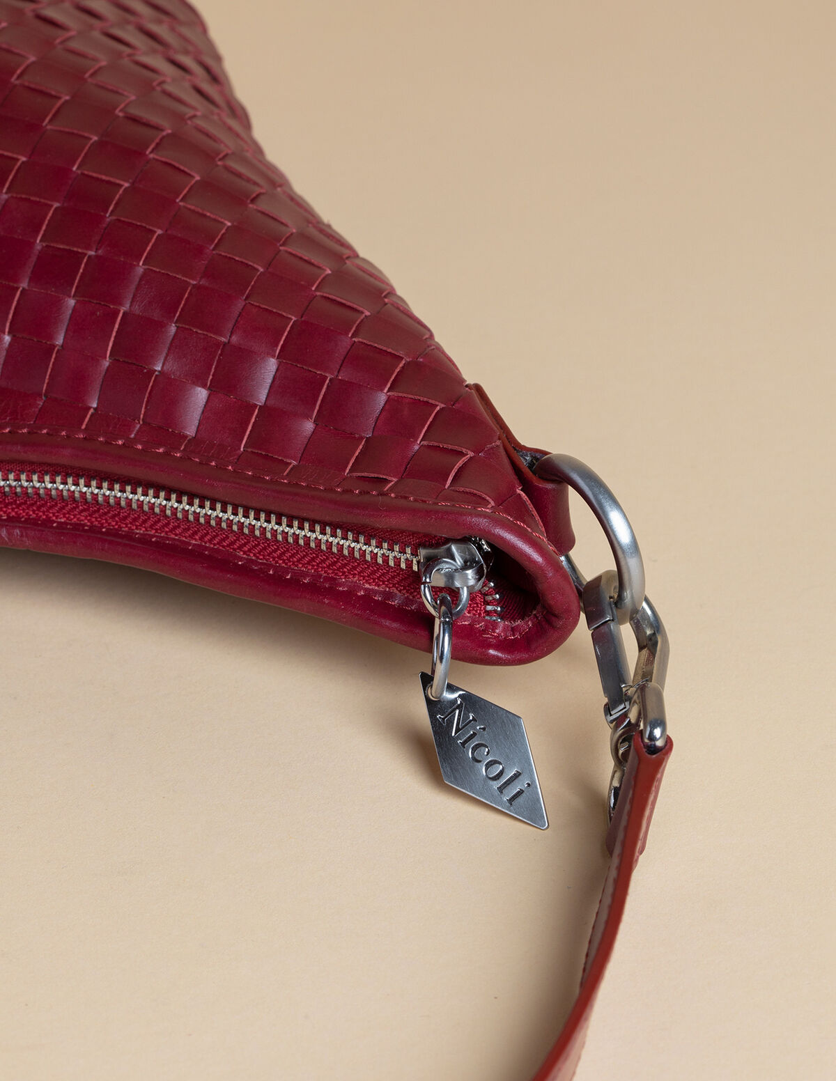 BOLSO TRENZADO PIEL GUINDA